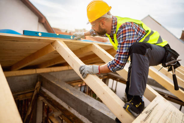 Roof Gutter Cleaning in Country Clu, CA